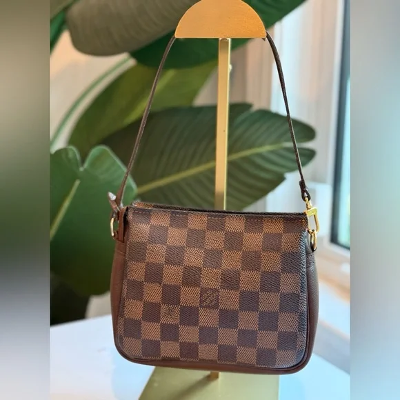 Louis Vuitton ‘Trousse’ Pochette - Picture 5 of 13